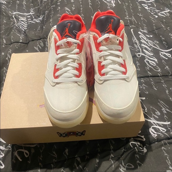 Jordan 5 new year - Picture 6 of 8